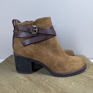 Sam Edelman Hannah Chelsea Boots Suede Belted Ankle Booties Size 7 | 2.5” Heel